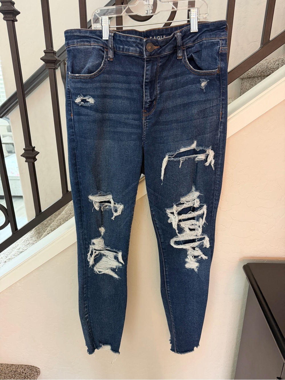 American Eagle Women’s Dark Blue Hi-Rise Ripped Patched Jegging